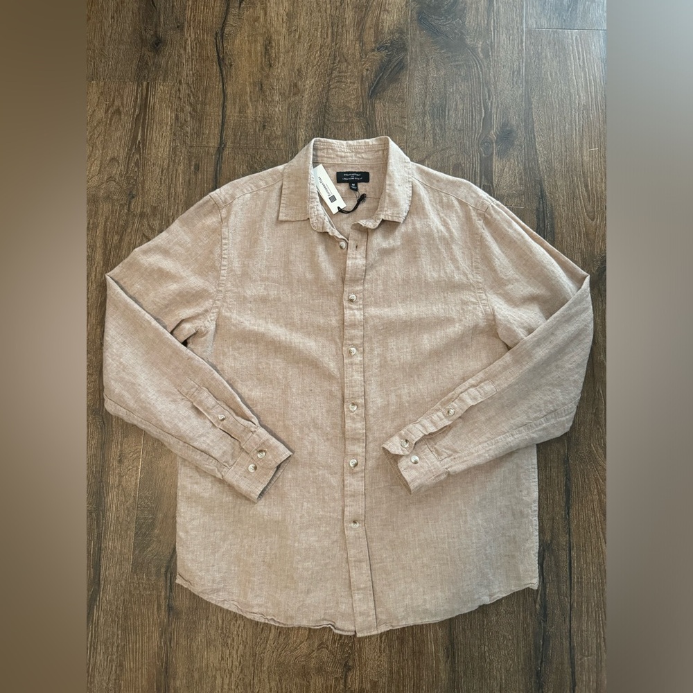Banana Republic Men's Beige Button-Up Shirt linen shirt